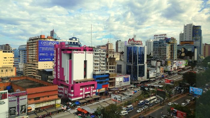 Vista do centro comercial de Ciudad del Este.